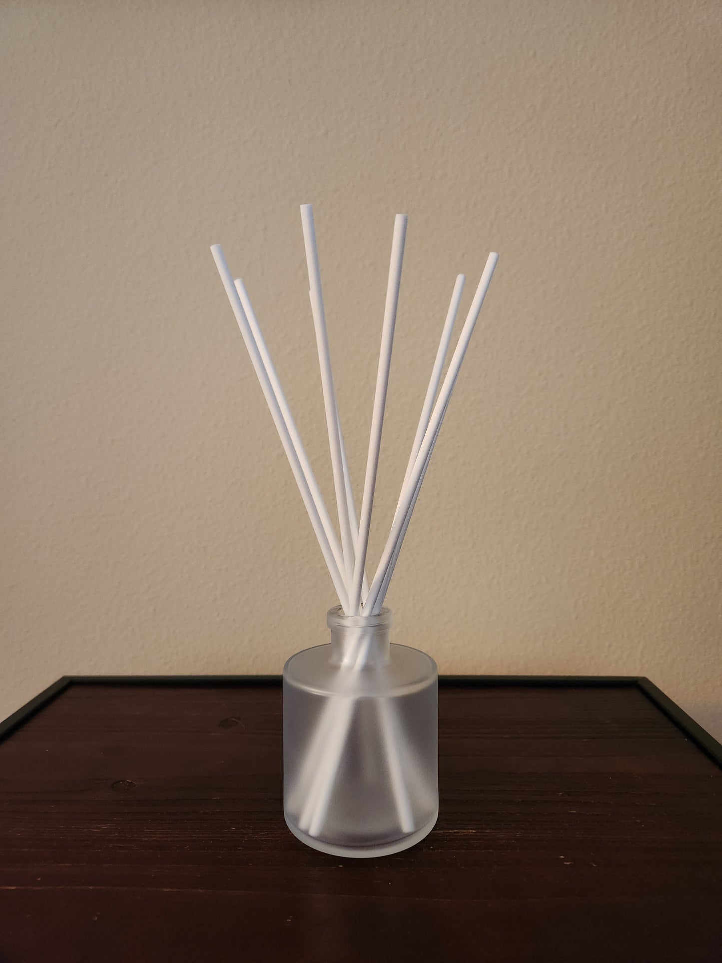 6.0 oz. frosted glass reed diffuser