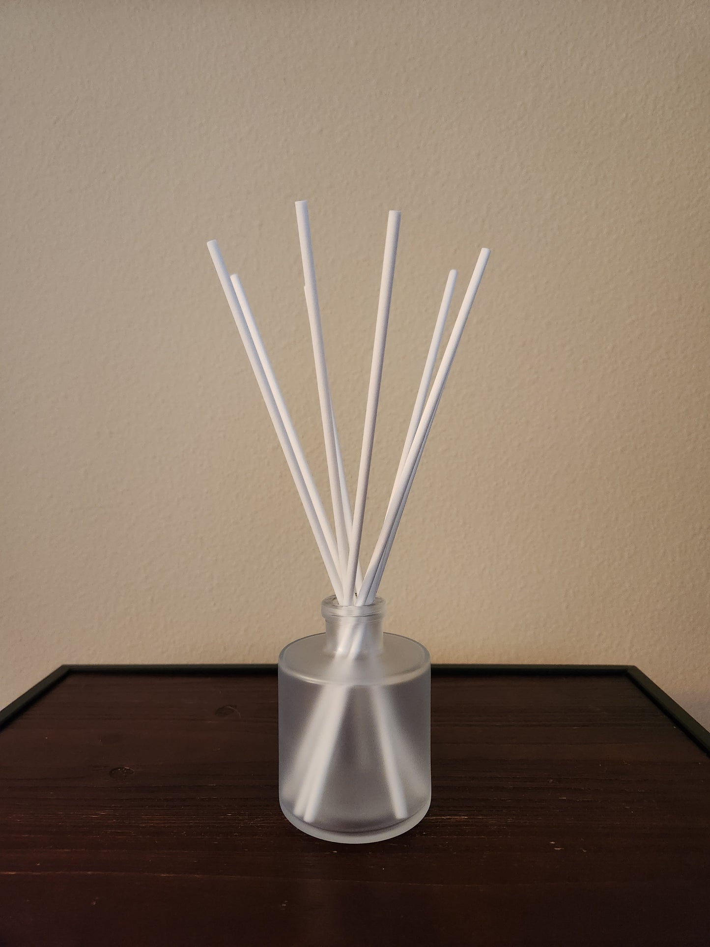 6.0 oz. frosted glass reed diffuser 